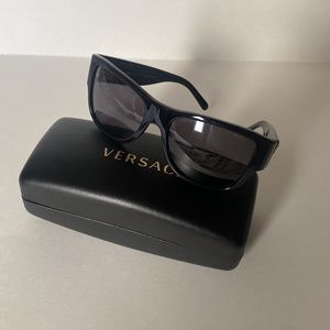 VERSACE BLACK WOMEN’S SUNGLASSES